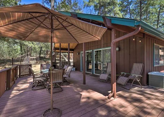 Rustic-Chic Prescott Cabin With Deck In Wooded Area!