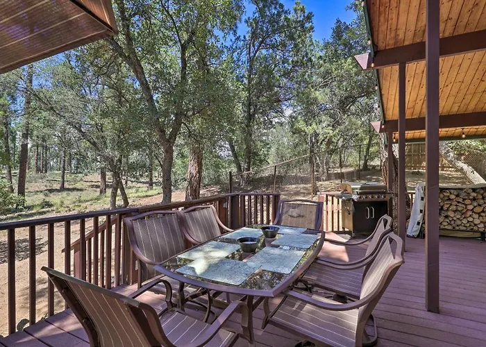 Rustic-Chic Prescott Cabin With Deck In Wooded Area!