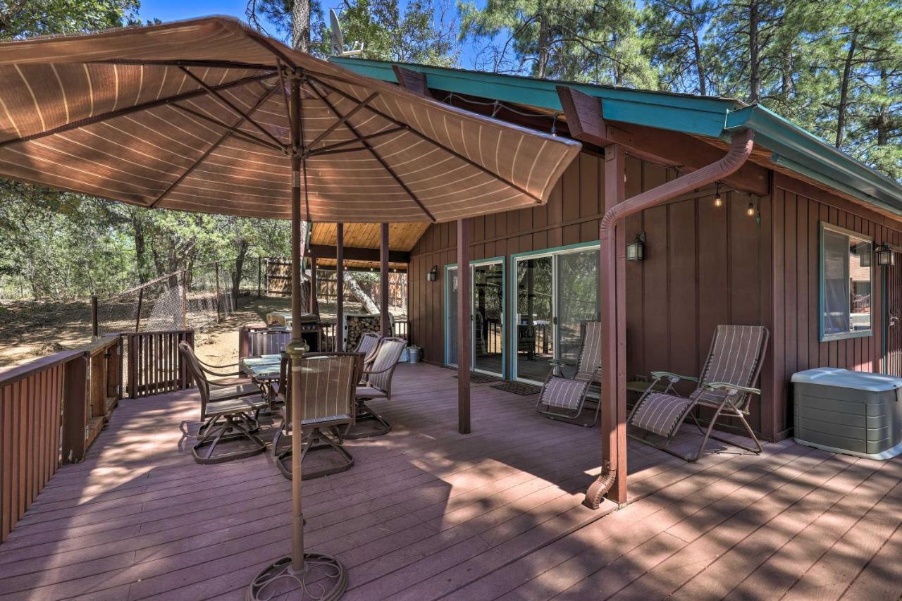 Holiday home Rustic-chic With Deck In Wooded Area!