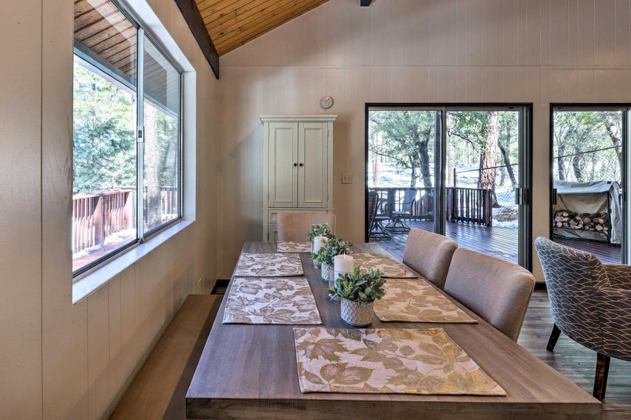 Rustic-chic With Deck In Wooded Area! Holiday home